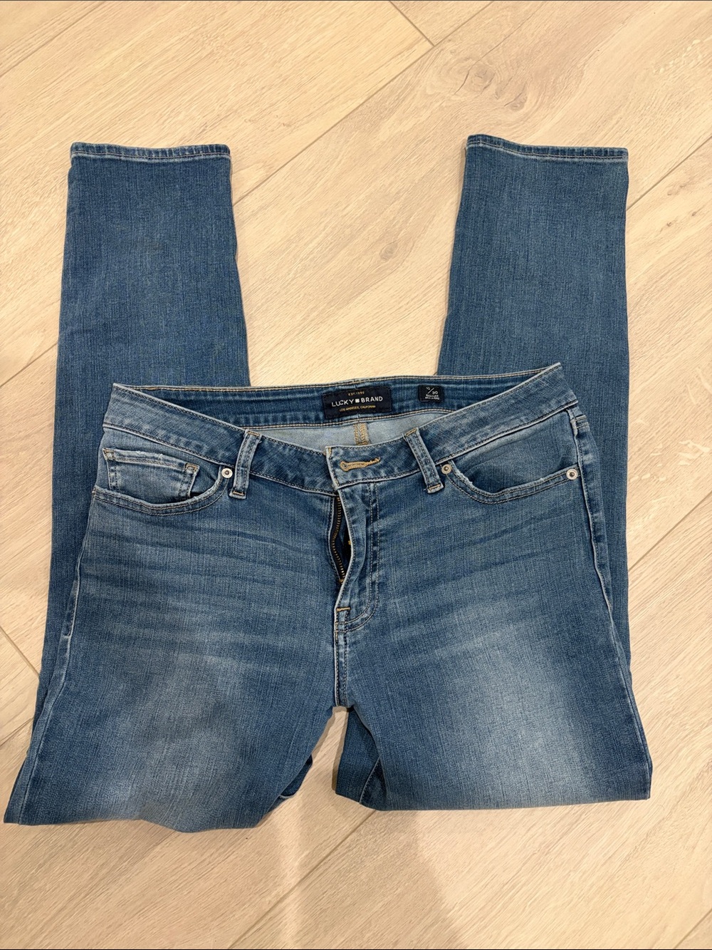 Lucky Brand Women’s Blue Slim Straight Jeans